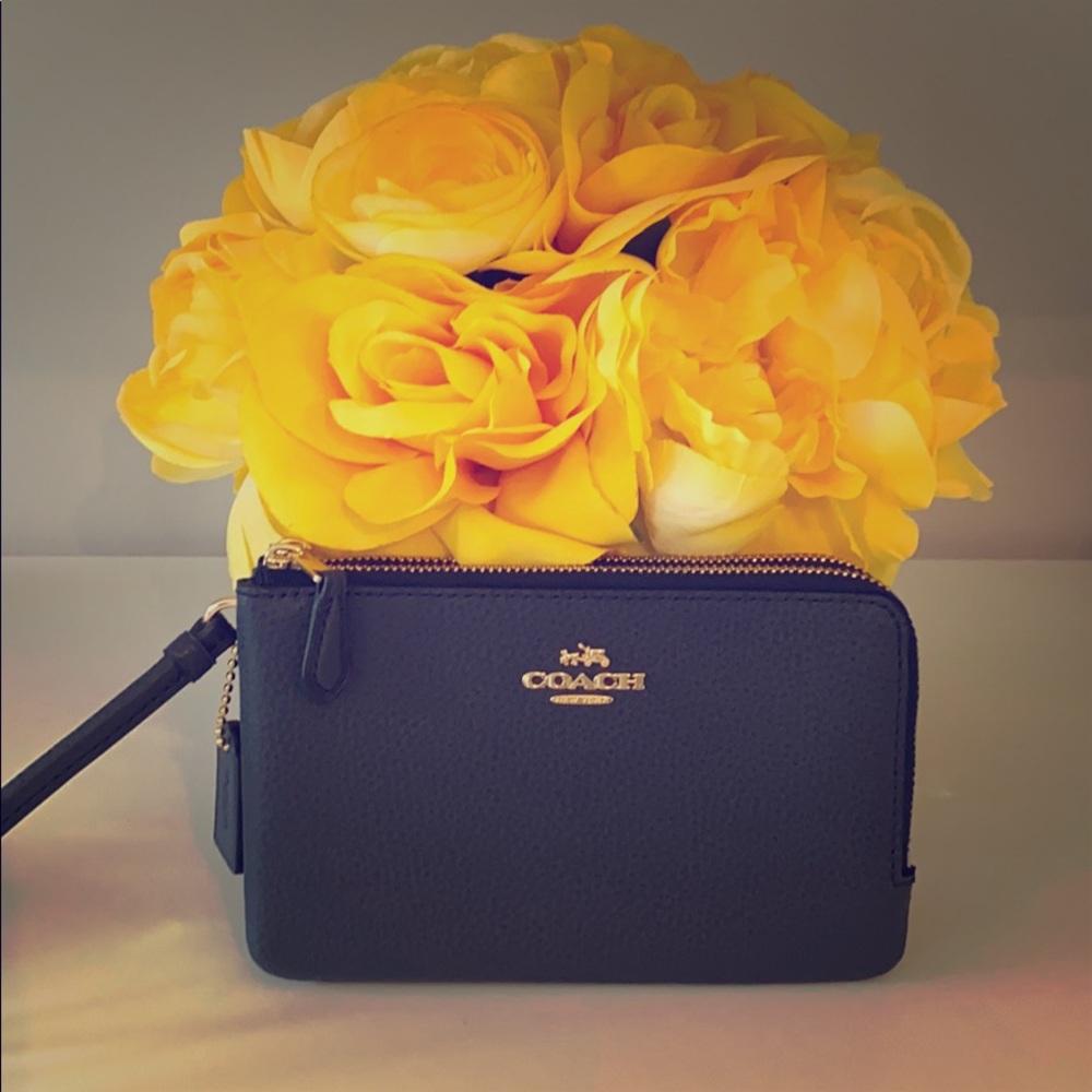 Coach Double Corner Zip Wristlet